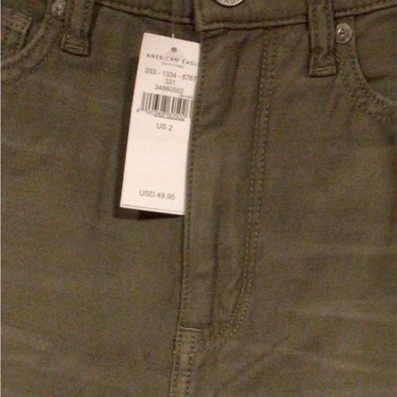 American Eagle Women’s, Army Green High Rise Shorts Ripped Distressed size 2 NWT - Picture 3 of 3